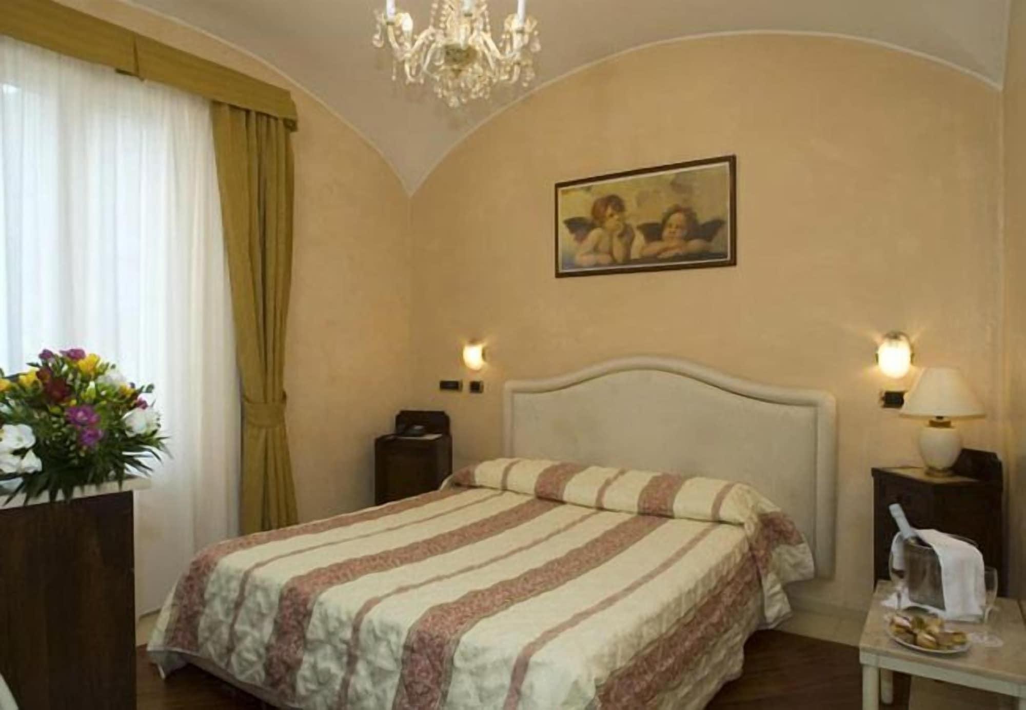 Hotel Vienna Ostenda E Ristorante Il Danubio Rimini Eksteriør bilde