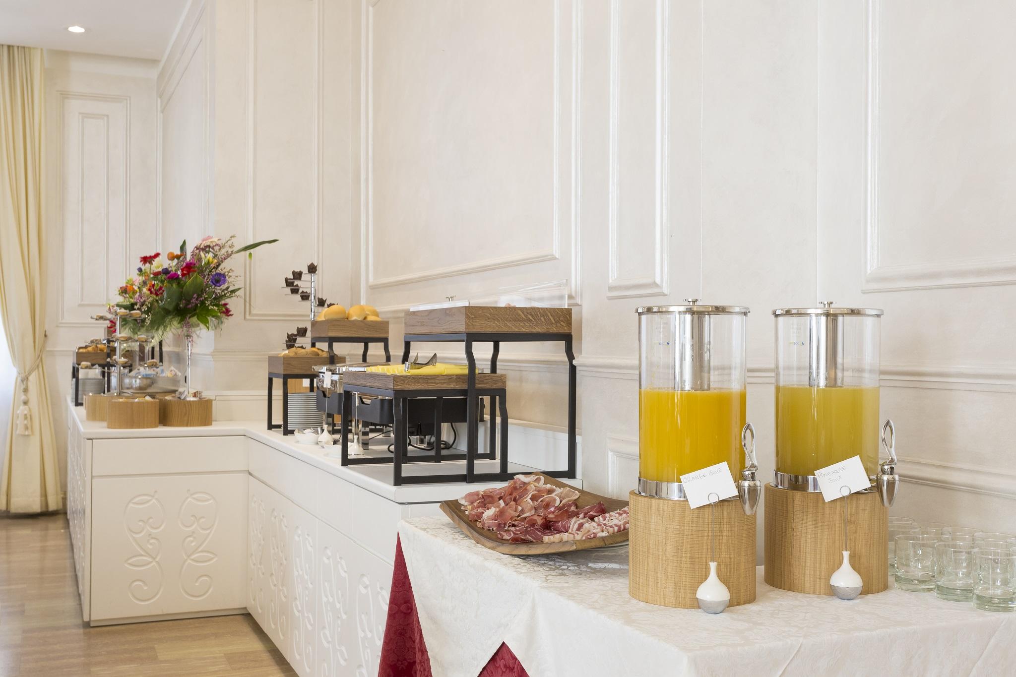 Hotel Vienna Ostenda E Ristorante Il Danubio Rimini Eksteriør bilde