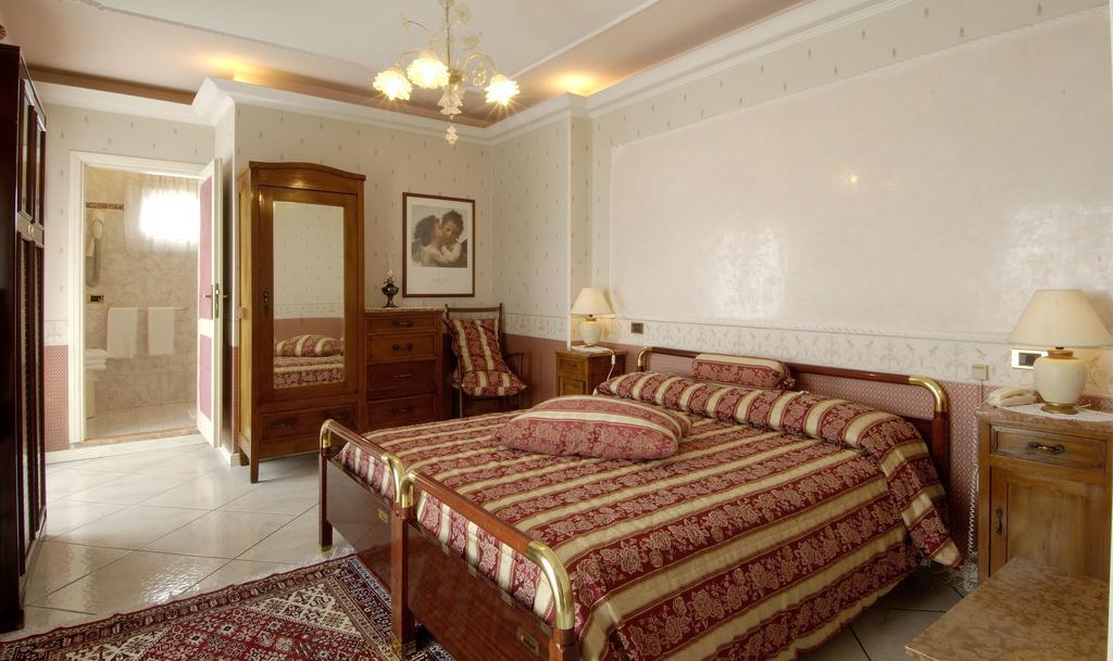 Hotel Vienna Ostenda E Ristorante Il Danubio Rimini Eksteriør bilde