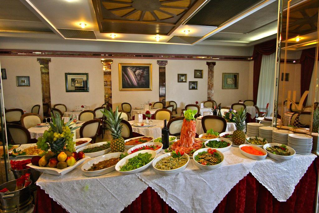 Hotel Vienna Ostenda E Ristorante Il Danubio Rimini Eksteriør bilde