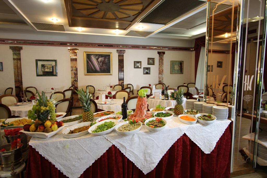 Hotel Vienna Ostenda E Ristorante Il Danubio Rimini Eksteriør bilde