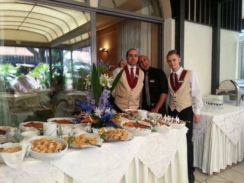 Hotel Vienna Ostenda E Ristorante Il Danubio Rimini Eksteriør bilde